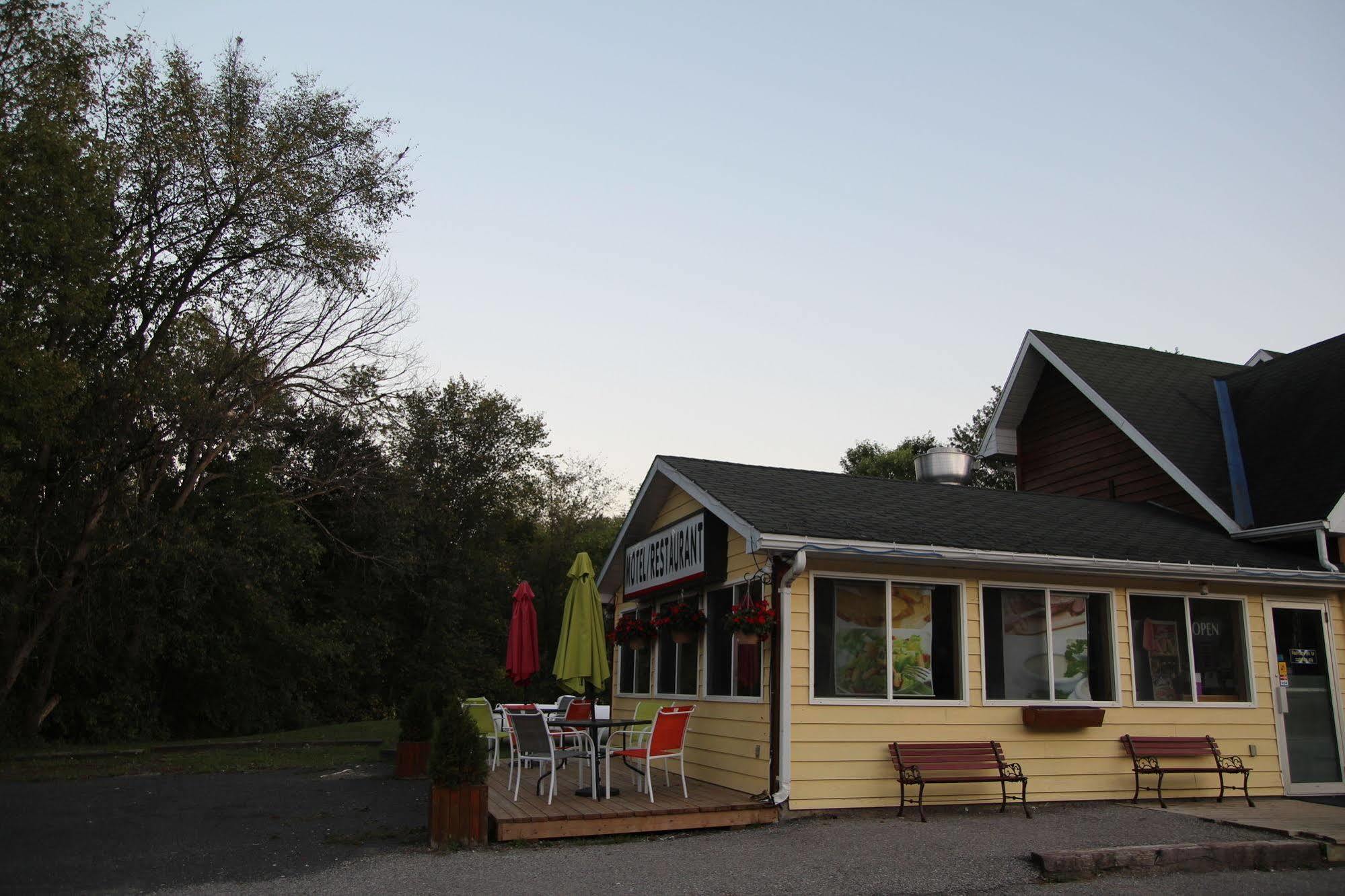 Apsley Inn And Restaurnt 外观 照片